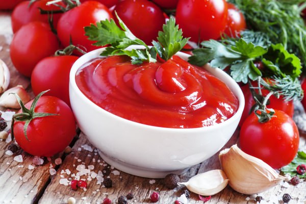 Italienische Tomatensauce mit Kräutern - Culinaria Vegan